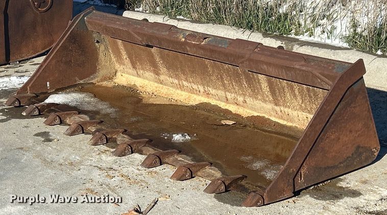 image for item MO9120 Skid steer bucket