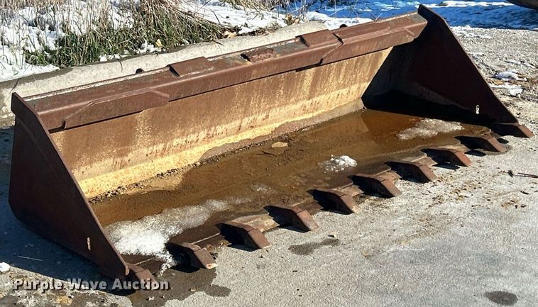 image for item MO9120 Skid steer bucket