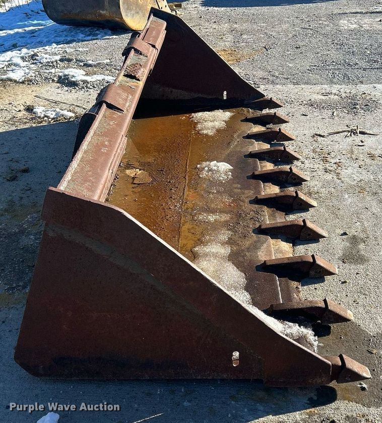 image for item MO9120 Skid steer bucket