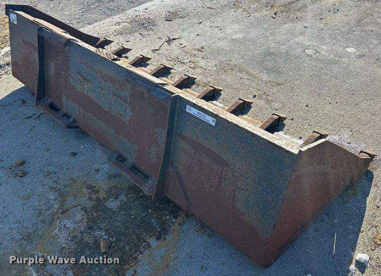 image for item MO9120 Skid steer bucket