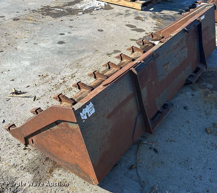 image for item MO9120 Skid steer bucket