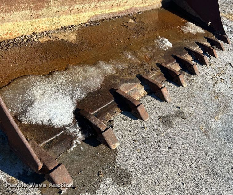 image for item MO9120 Skid steer bucket