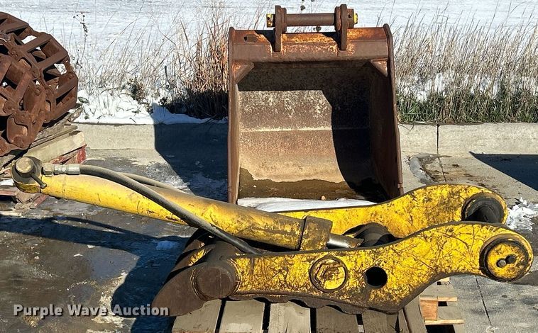 image for item MO9121 CP  excavator attachments