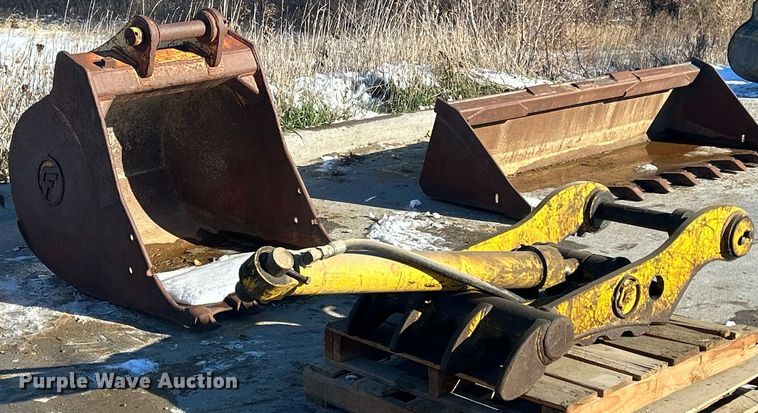 image for item MO9121 CP  excavator attachments