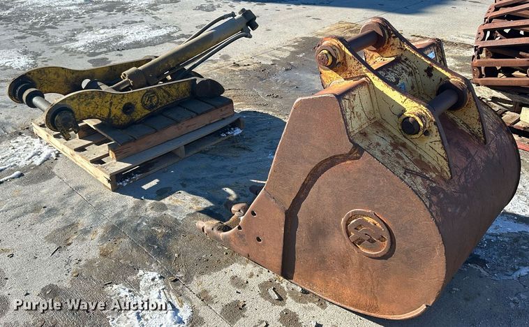 image for item MO9121 CP  excavator attachments