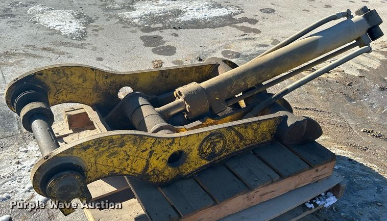 image for item MO9121 CP  excavator attachments