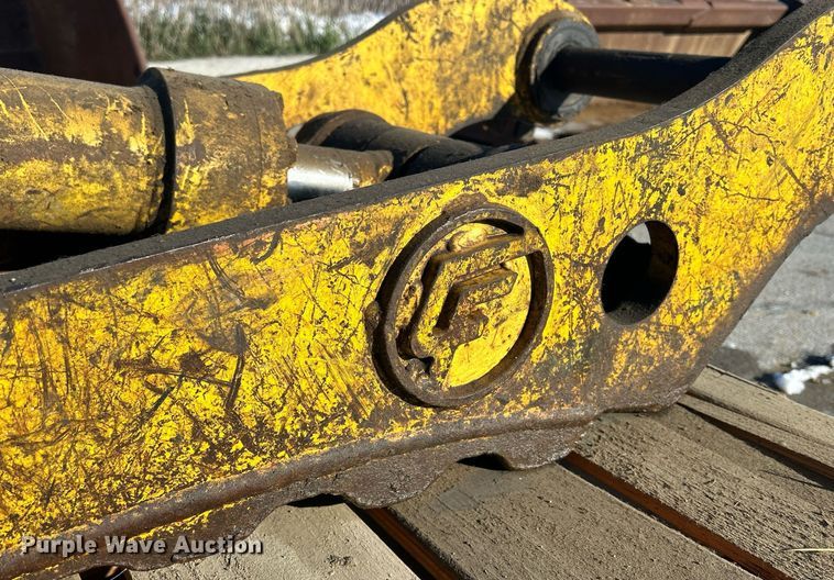 image for item MO9121 CP  excavator attachments