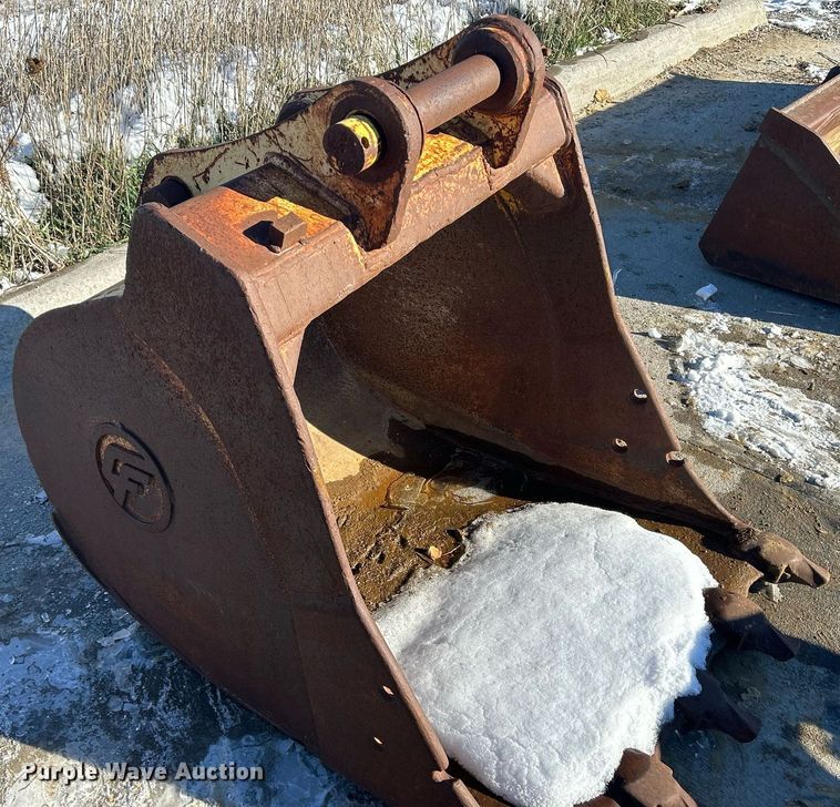 image for item MO9121 CP  excavator attachments