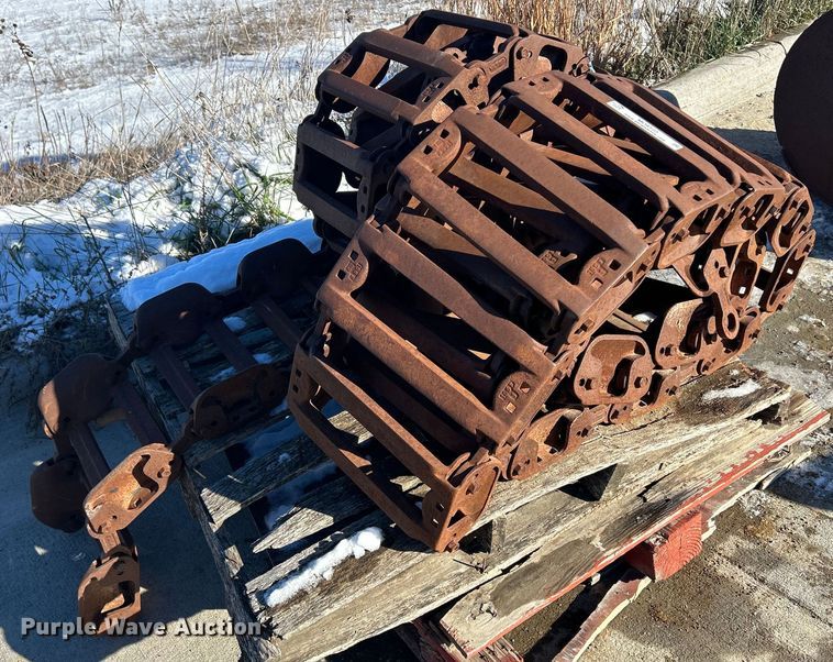image for item MO9122 Skid steer over the tire tracks