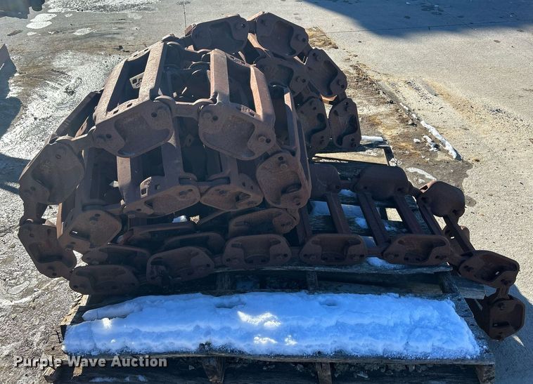 image for item MO9122 Skid steer over the tire tracks