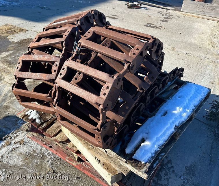 image for item MO9122 Skid steer over the tire tracks