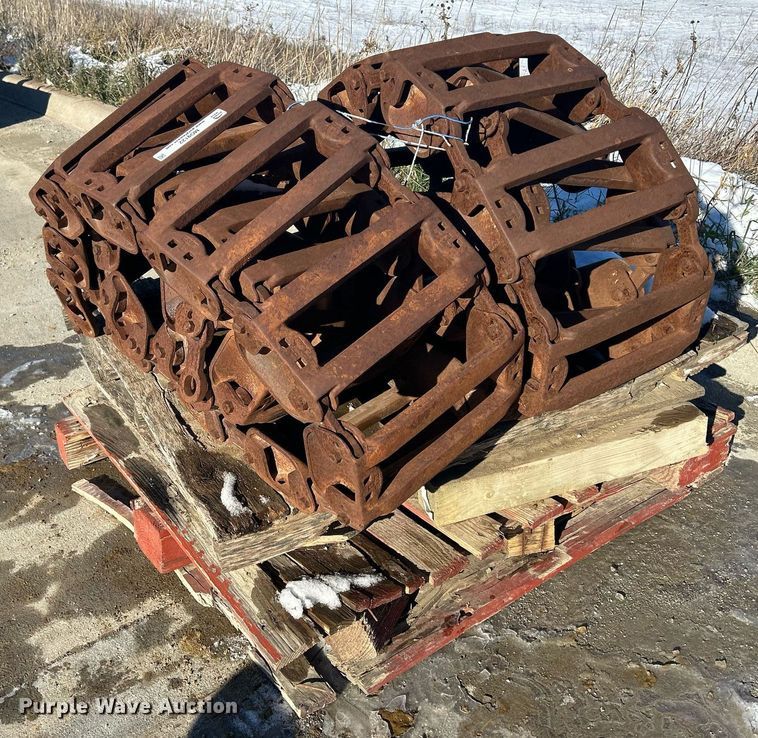 image for item MO9122 Skid steer over the tire tracks