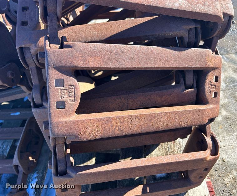 image for item MO9122 Skid steer over the tire tracks