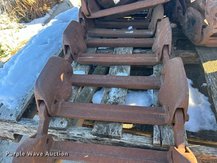 image for item MO9122 Skid steer over the tire tracks