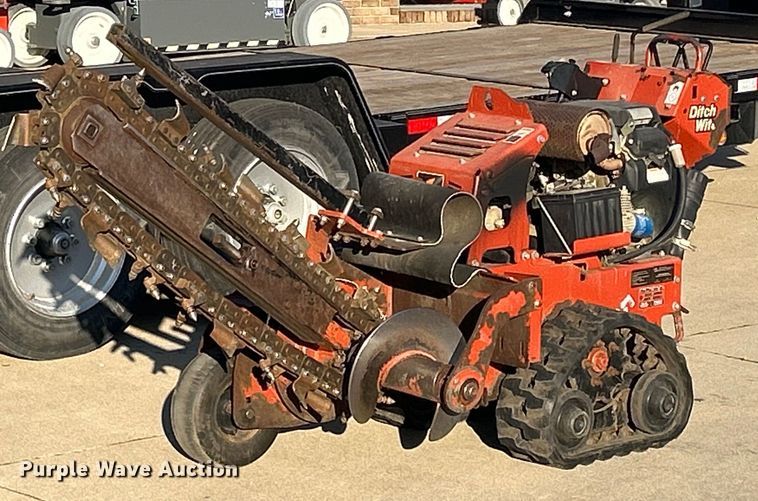 image for item MO9129 2013 Ditch Witch RT20  trencher