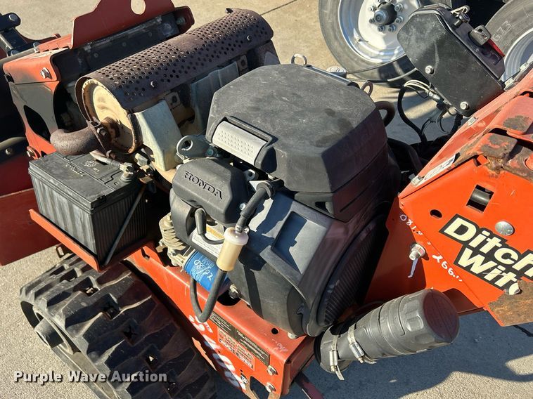 image for item MO9129 2013 Ditch Witch RT20  trencher