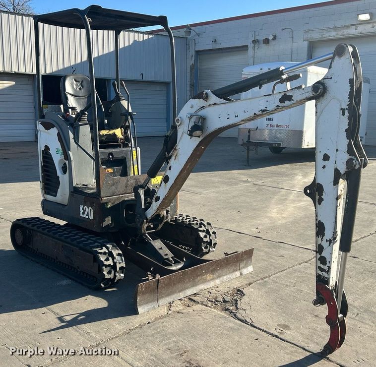 image for item MO9130 2015 Bobcat E20  mini excavator