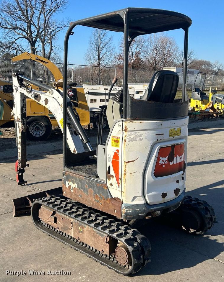 image for item MO9130 2015 Bobcat E20  mini excavator