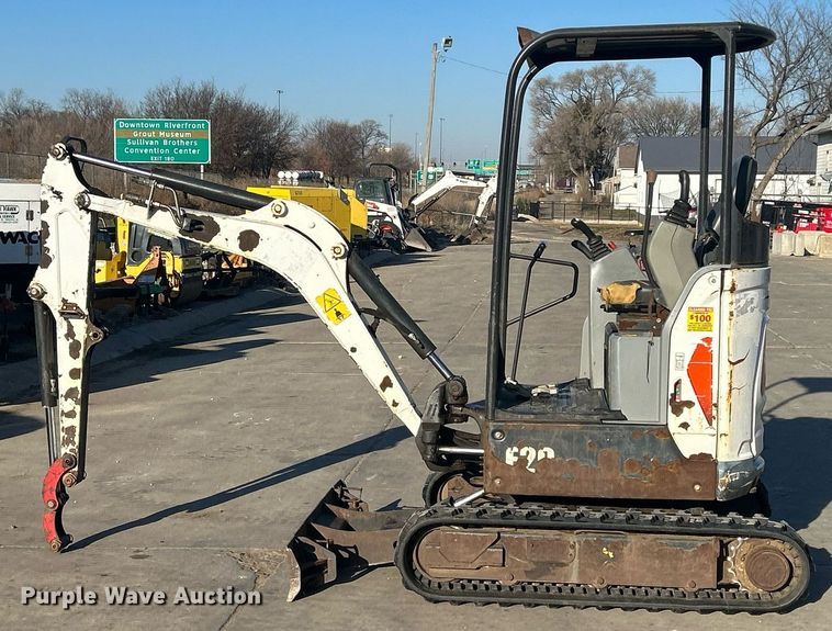 image for item MO9130 2015 Bobcat E20  mini excavator