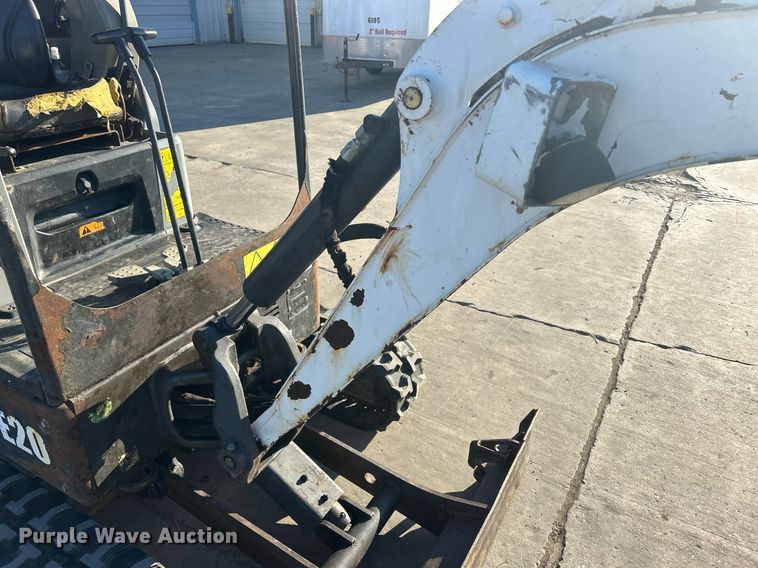 image for item MO9130 2015 Bobcat E20  mini excavator