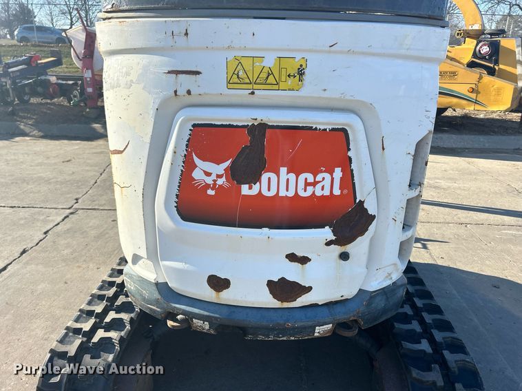 image for item MO9130 2015 Bobcat E20  mini excavator