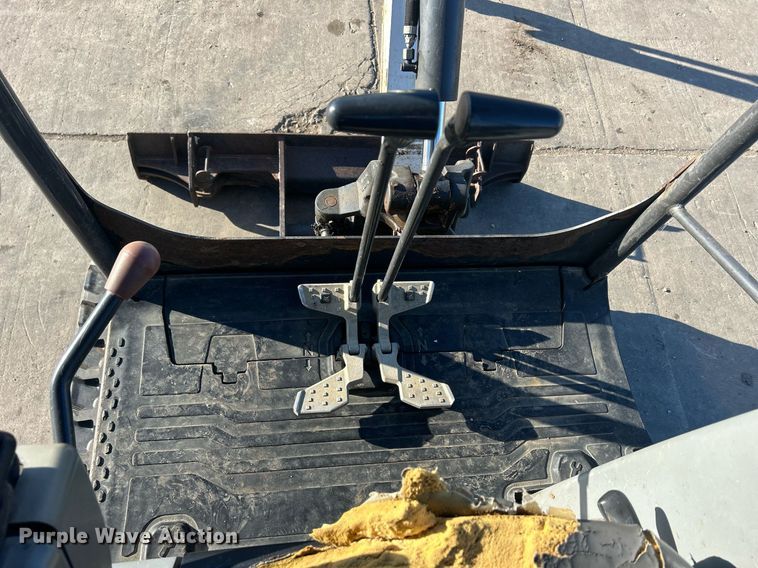 image for item MO9130 2015 Bobcat E20  mini excavator