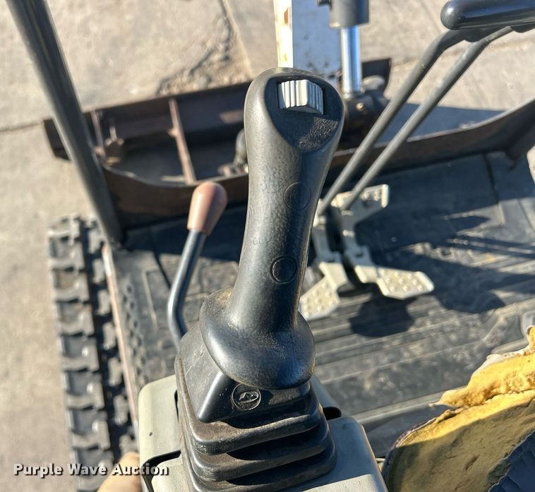 image for item MO9130 2015 Bobcat E20  mini excavator