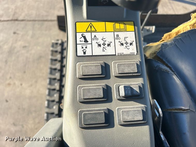 image for item MO9130 2015 Bobcat E20  mini excavator