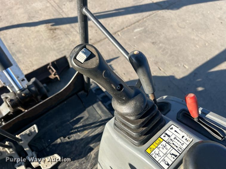 image for item MO9130 2015 Bobcat E20  mini excavator