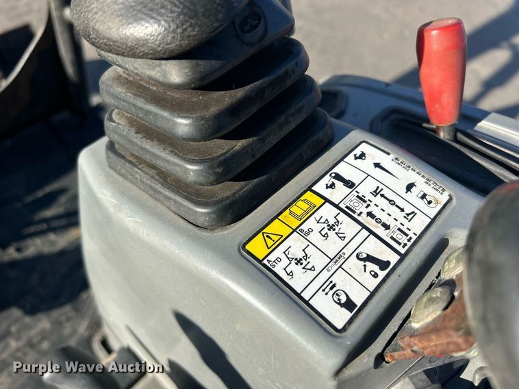 image for item MO9130 2015 Bobcat E20  mini excavator