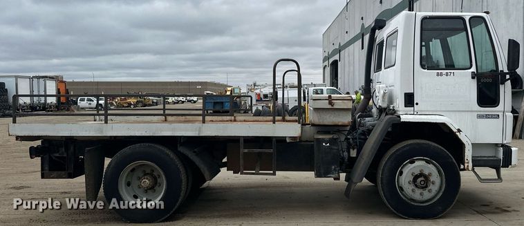 image for item MQ9510 1986  Ford CF6000  flatbed truck
