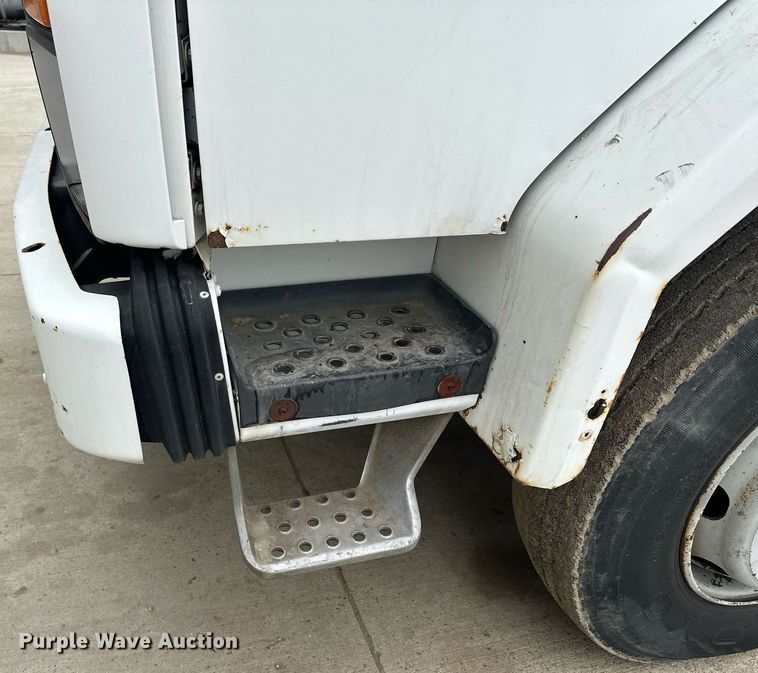 image for item MQ9510 1986  Ford CF6000  flatbed truck