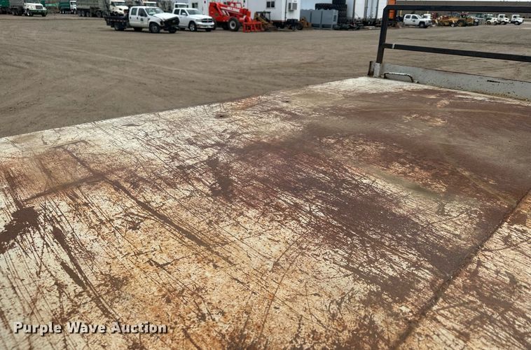 image for item MQ9510 1986  Ford CF6000  flatbed truck