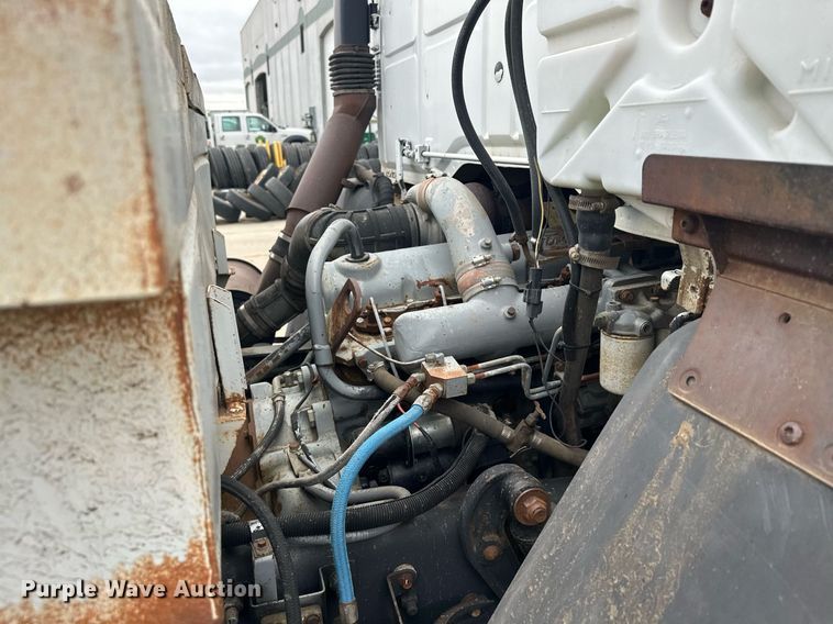 image for item MQ9510 1986  Ford CF6000  flatbed truck