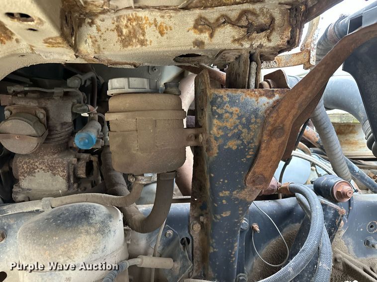 image for item MQ9510 1986  Ford CF6000  flatbed truck