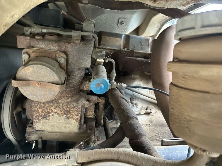 image for item MQ9510 1986  Ford CF6000  flatbed truck