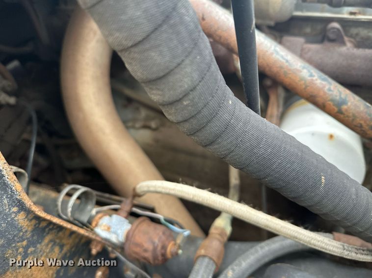 image for item MQ9510 1986  Ford CF6000  flatbed truck