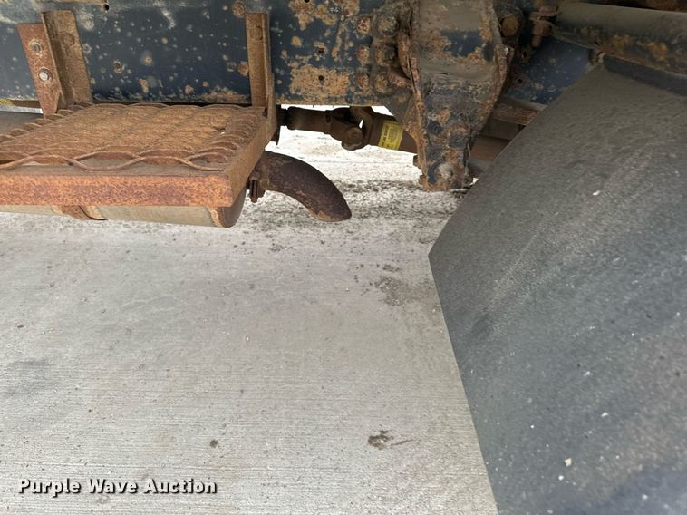 image for item MQ9510 1986  Ford CF6000  flatbed truck