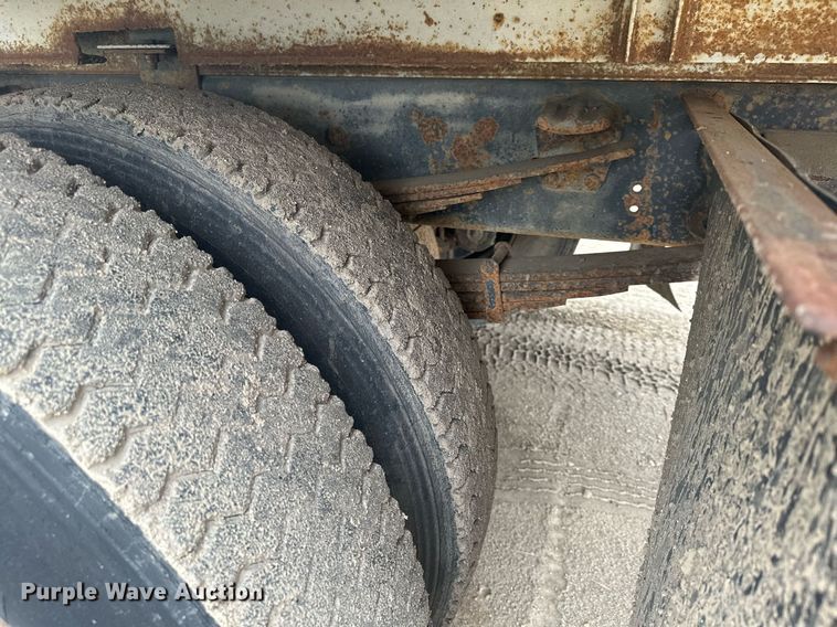 image for item MQ9510 1986  Ford CF6000  flatbed truck