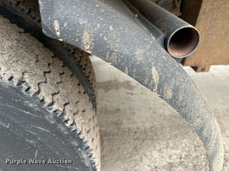 image for item MQ9510 1986  Ford CF6000  flatbed truck