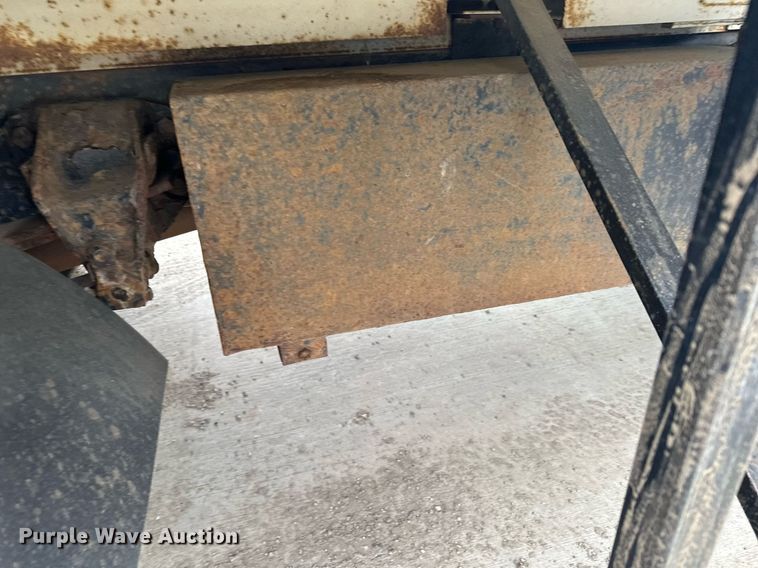 image for item MQ9510 1986  Ford CF6000  flatbed truck