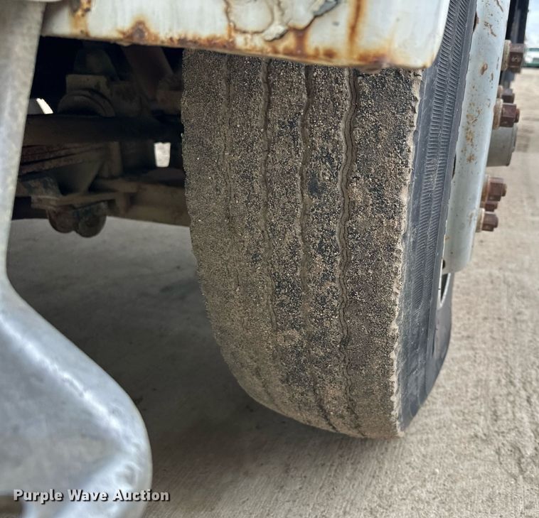 image for item MQ9510 1986  Ford CF6000  flatbed truck