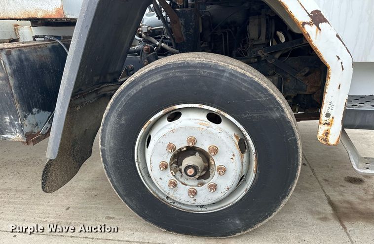 image for item MQ9510 1986  Ford CF6000  flatbed truck