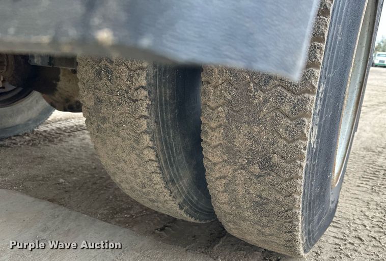 image for item MQ9510 1986  Ford CF6000  flatbed truck