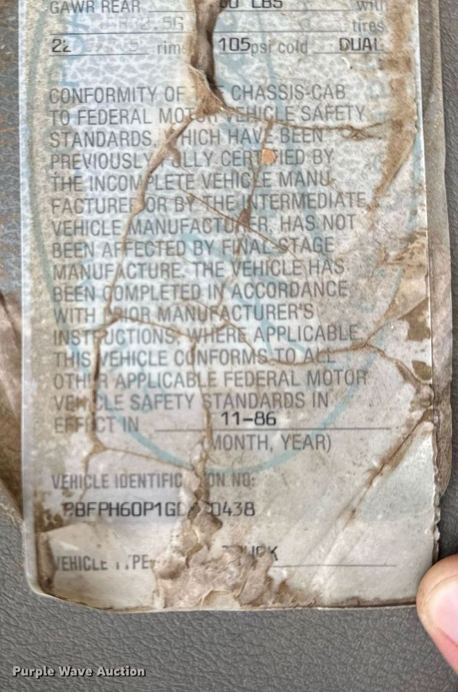 image for item MQ9510 1986  Ford CF6000  flatbed truck