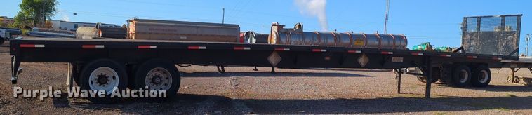 image for item MX9476 2002 Fruehauf flatbed trailer