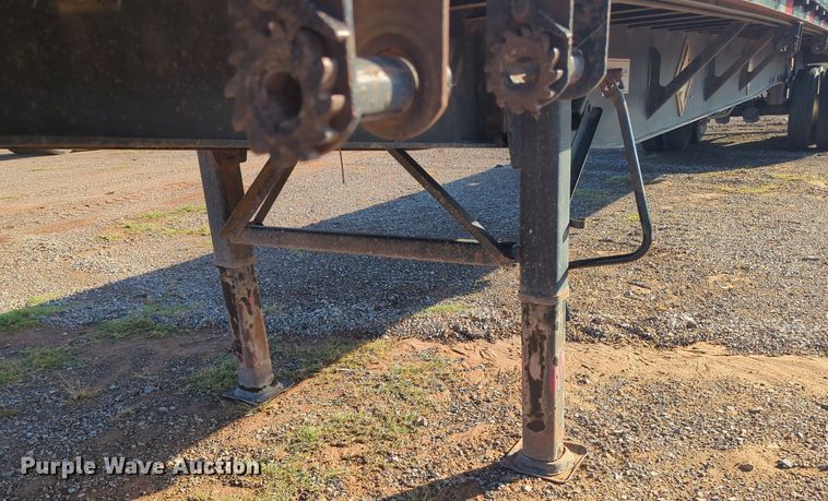 image for item MX9476 2002 Fruehauf flatbed trailer