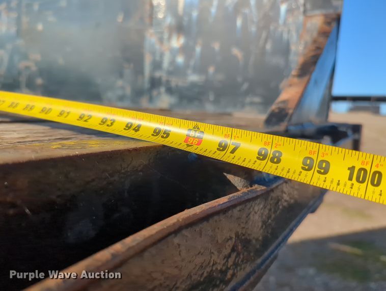 image for item MX9476 2002 Fruehauf flatbed trailer