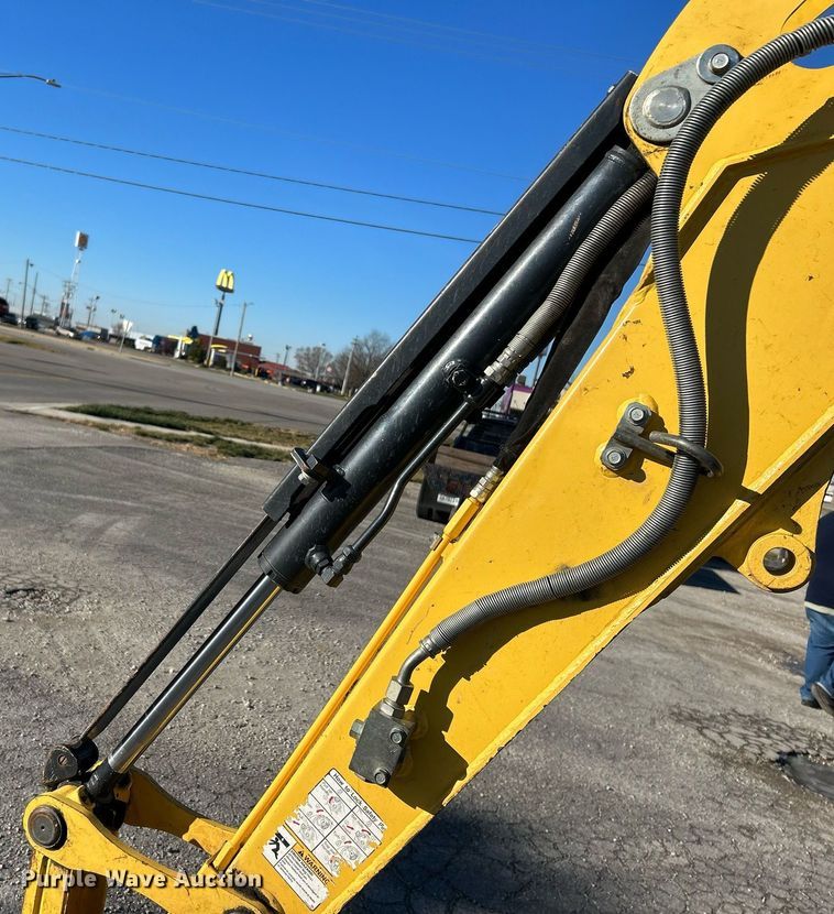 image for item NE9553 2019 Yanmar ViO25-6A  mini excavator