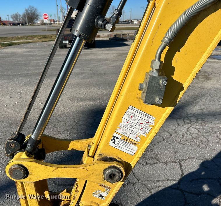 image for item NE9553 2019 Yanmar ViO25-6A  mini excavator